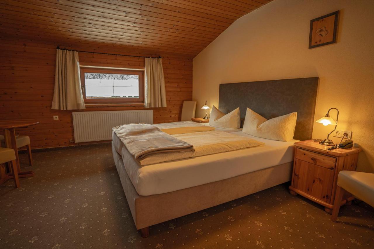 Gasthof Waldesruh Oetz Exteriör bild
