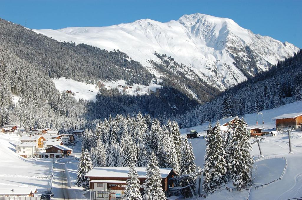 Gasthof Waldesruh Oetz Exteriör bild