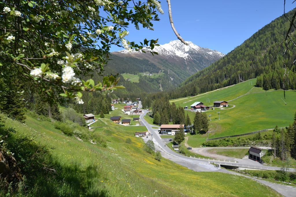 Gasthof Waldesruh Oetz Exteriör bild
